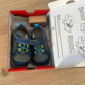 New see Kai run anker toddler size 6 sneakers
